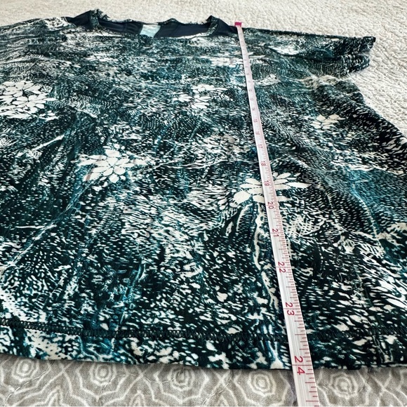 Lululemon Seek The Heat Short Sleeve Workout Shirt White Multi Teal Size M/L - Picture 10 of 10